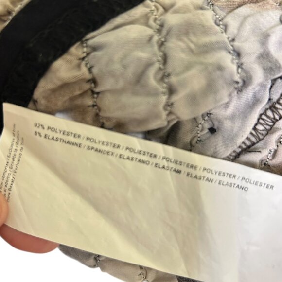 Joseph Ribkoff Smocked Animal Print Sequin Detailed Top Size 8 - Picture 3 of 4